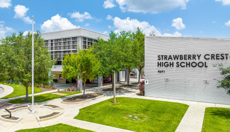 Strawberry Crest High School Lockdown – Shooting Today: Further details released after authorities respond to school threat in Dover, Florida